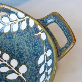 Round Ramekin with Handle and Leaves Motif