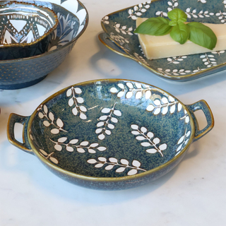 Round Ramekin with Handle and Leaves Motif