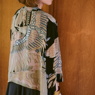 One Hundred Stars Short Crepe Kimono - Crane - Black