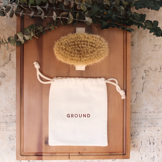 Ground Beo Body Brush with Bag