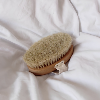 Ground Beo Body Brush with Bag