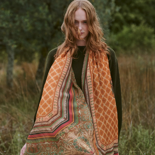 One Hundred Stars Scarf Amulet Gold