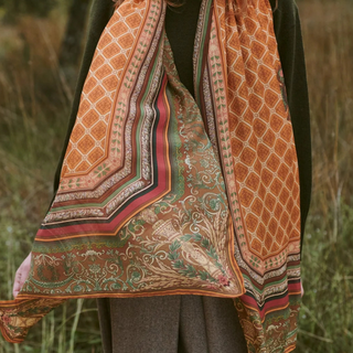 One Hundred Stars Scarf Amulet Gold